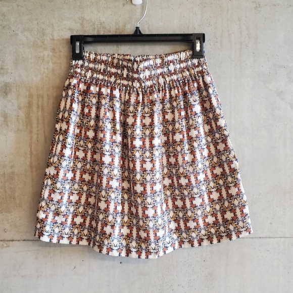 CLUB MONACO Patterned 100% Silk Mini Skirt / XS - Picture 1 of 4